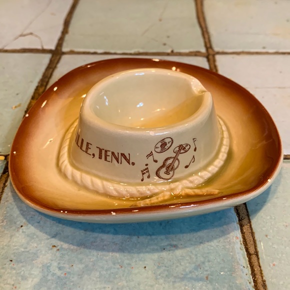 Vintage Nashville, Tenn. Cowboy Hat Ashtray - Picture 4 of 7